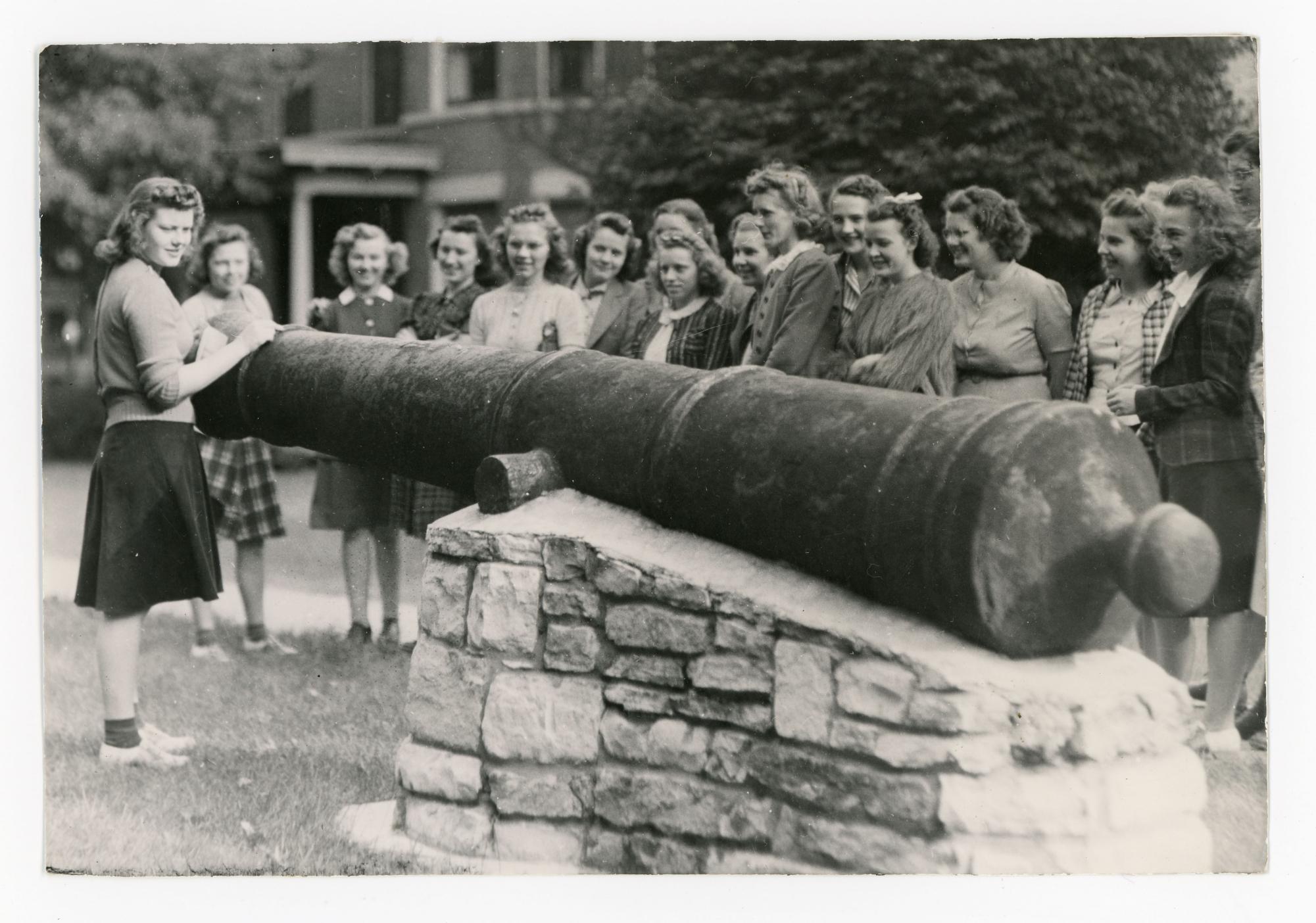 The history behind Lang Hall's cannons – Northern Iowan
