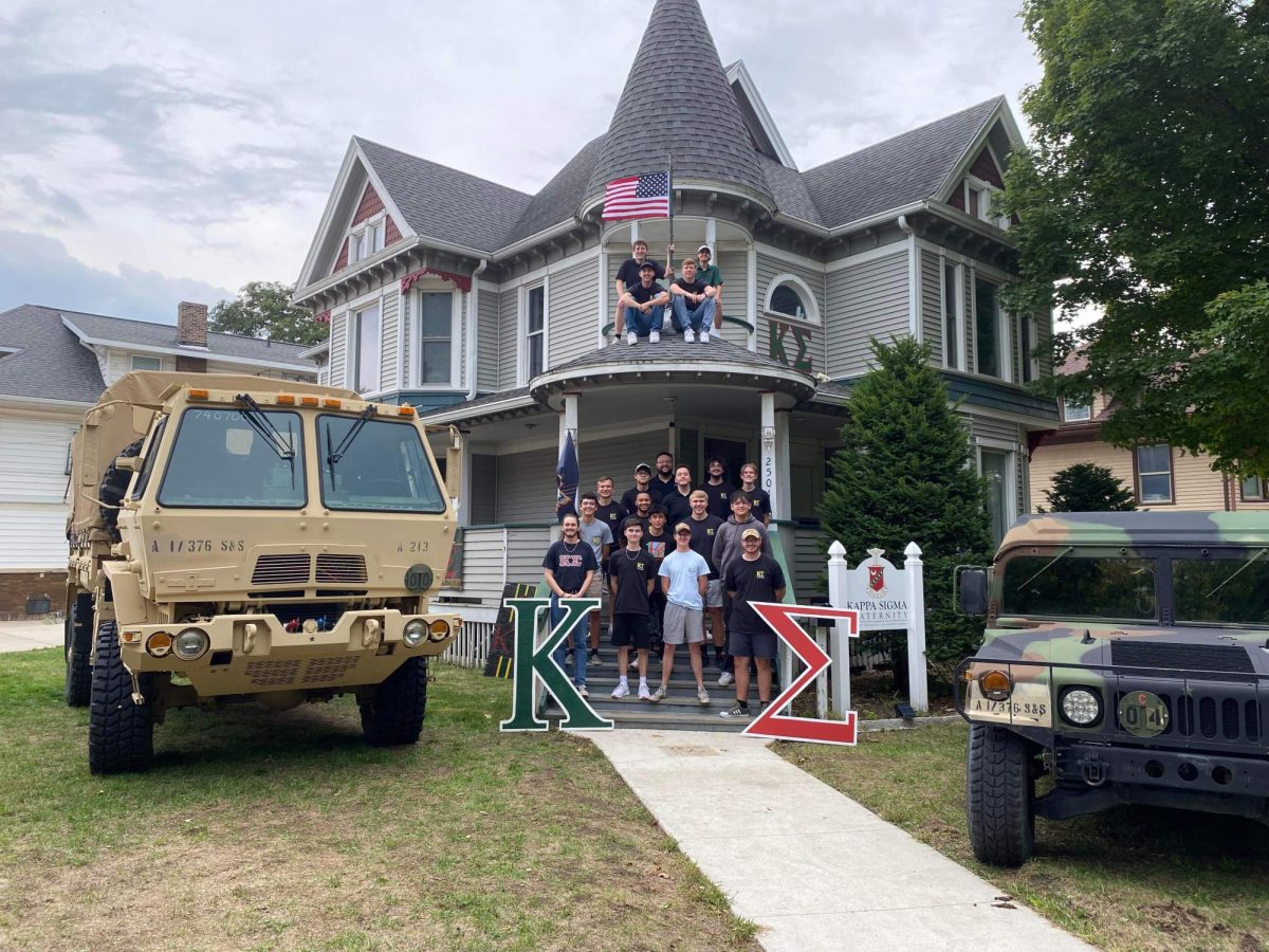 Miembros de Kappa Sigma y ROTC.