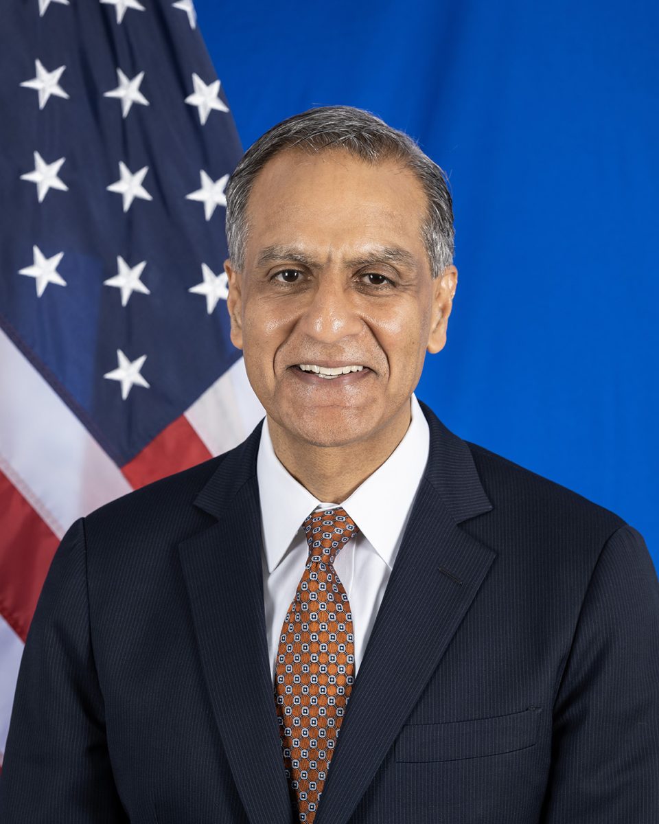 Richard R. Verma fue invitado a la Universidad del Norte de Iowa.