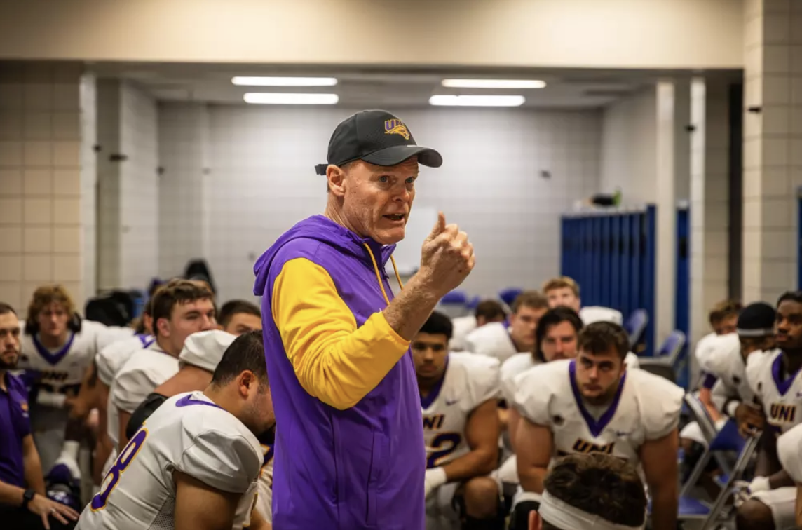 Farley is the winningest football coach in UNI and Missouri Valley conference history with 182 wins. He has claimed seven MVFC Championships, two MVFC Coach of the Year awards, and
recognition as the 2007 FCS National Coach of the Year.